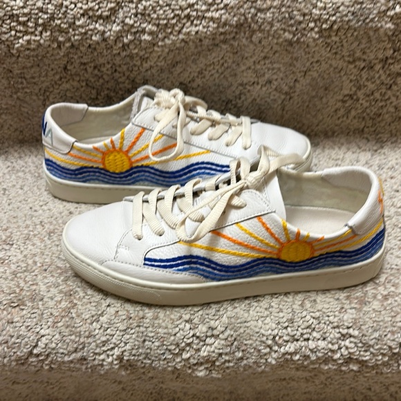 Kids White Sneakers with Blue and Orange Accents - Picture 2 of 6